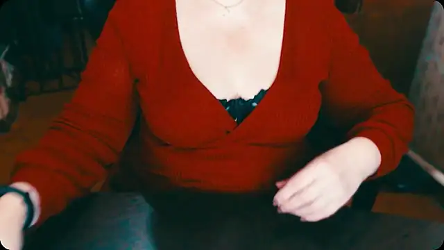 Snapshot of AlisaHot55 chatting on 12.16.25 AlisaHot55 online show from 12.16.25