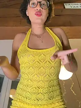 Snapshot of Lauyako chatting on 01.31.25 Lauyako online show from 01.31.25