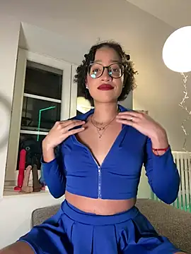 Snapshot of Lauyako chatting on 02.24.25 Lauyako online show from 02.24.25