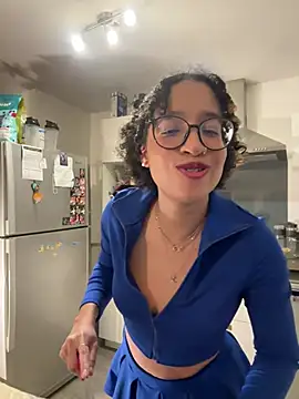 Snapshot of Lauyako chatting on 02.25.25 Lauyako online show from 02.25.25