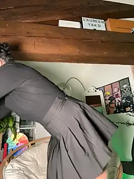 Snapshot of Lauyako chatting on 10.14.25 Lauyako online show from 10.14.25