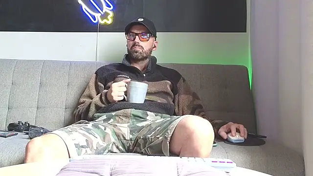 Snapshot of MattxFeet chatting on 09.28.25 MattxFeet online show from 09.28.25