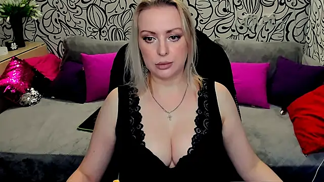 Hotdreamhere online show from 02.01.25