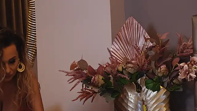 SharonStarr online show from 12.04.24