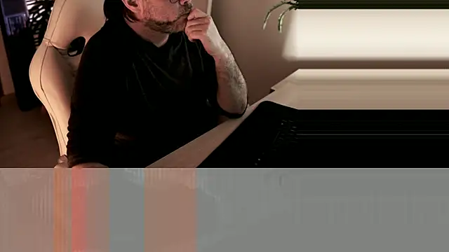 Snapshot of Sanders_White chatting on 12.29.24 Sanders White online show from 12.29.24