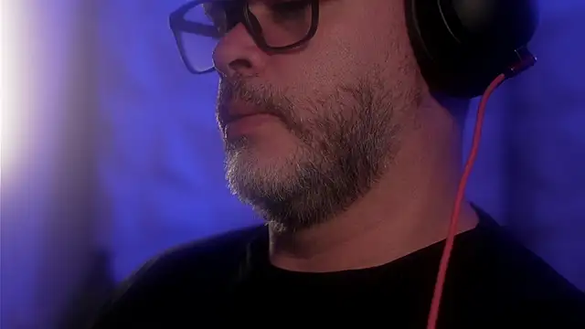 Snapshot of Sanders_White chatting on 10.15.25 Sanders White online show from 10.15.25