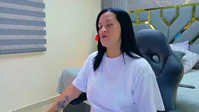 Britney taylor  online show from 07.29.26