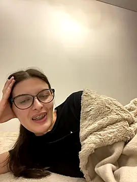 Snapshot of little_belucci chatting on 11.04.25 little belucci online show from 11.04.25