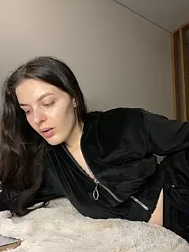 Snapshot of little_belucci chatting on 11.21.25 little belucci online show from 11.21.25