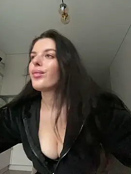 Snapshot of little_belucci chatting on 12.14.25 little belucci online show from 12.14.25