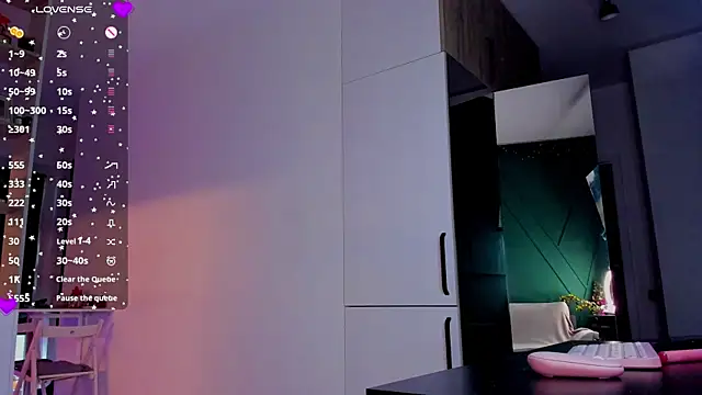 Snapshot of _alleyesonme_ chatting on 12.06.24  alleyesonme  online show from 12.06.24