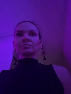 Snapshot of _alleyesonme_ chatting on 10.25.25  alleyesonme  online show from 10.25.25