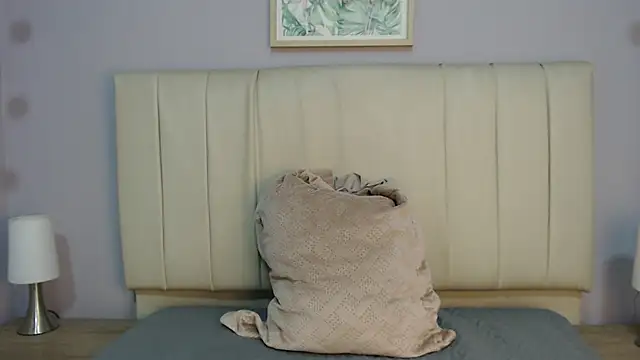 Snapshot of amy_le01 chatting on 10.31.25 amy le01 online show from 10.31.25