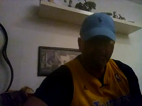 Snapshot of XLstrong chatting on 07.19.26 XLstrong online show from 07.19.26