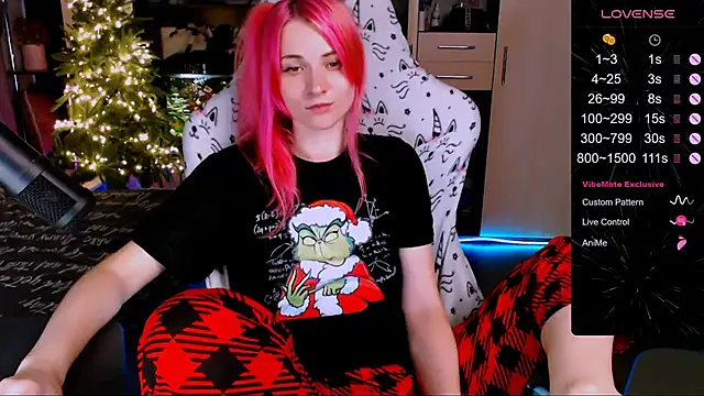 Snapshot of Elfo-s_dreams chatting on 12.26.24 Elfo-s dreams online show from 12.26.24