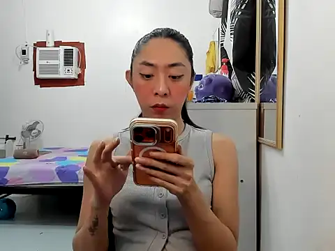 Snapshot of ErikaJayne4u chatting on 07.13.26 ErikaJayne4u online show from 07.13.26