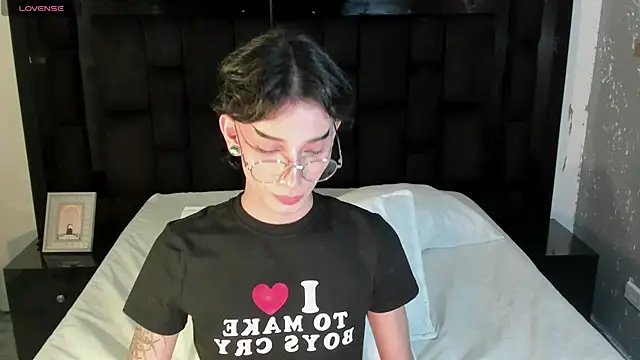 Snapshot of AndyWiilliams chatting on 02.07.25 AndyWiilliams online show from 02.07.25