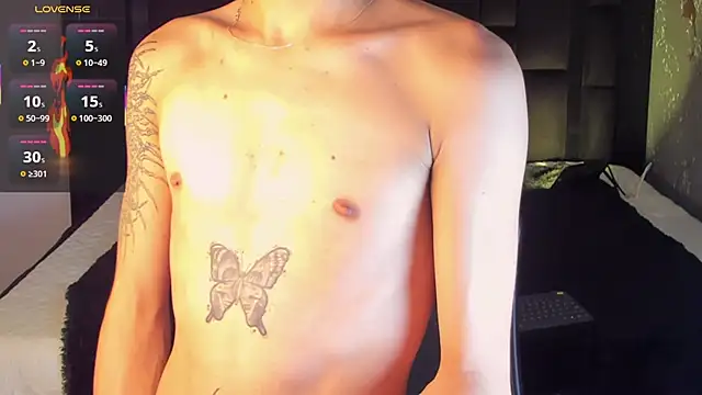 Snapshot of AndyWiilliams chatting on 11.12.25 AndyWiilliams online show from 11.12.25