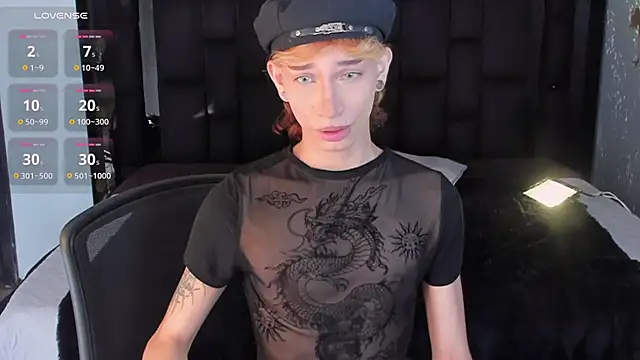 Snapshot of AndyWiilliams chatting on 11.17.25 AndyWiilliams online show from 11.17.25