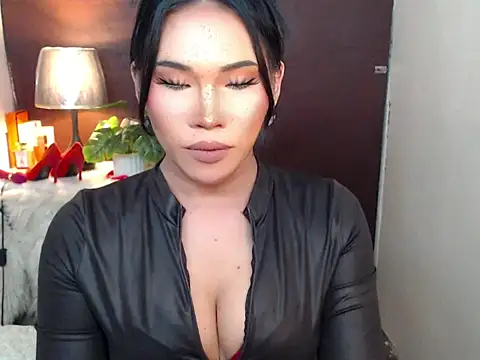 Ur Fantastic Lina online show from 03.28.26