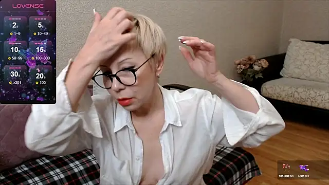 Snapshot of HotEva47 chatting on 02.09.25 HotEva47 online show from 02.09.25