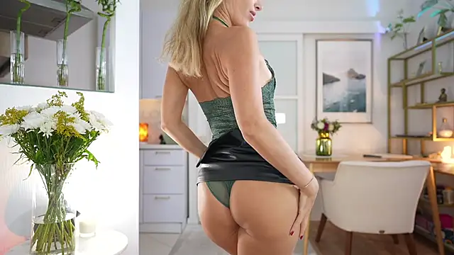 IamRealSugar online show from 10.11.25