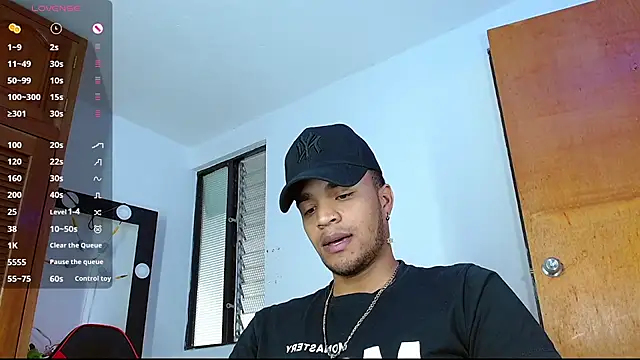 Snapshot of Bigcock_21cm_ chatting on 02.25.25 Bigcock 21cm  online show from 02.25.25