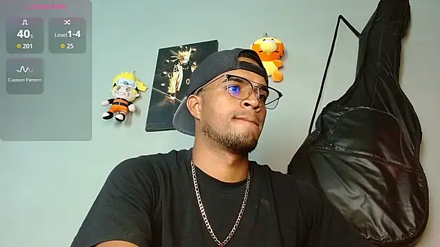 Snapshot of Bigcock_21cm_ chatting on 10.28.25 Bigcock 21cm  online show from 10.28.25