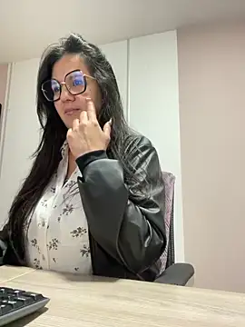 SWEETLILY18 online show from 12.27.24