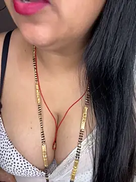 Zoya Varma004 online show from 10.26.25