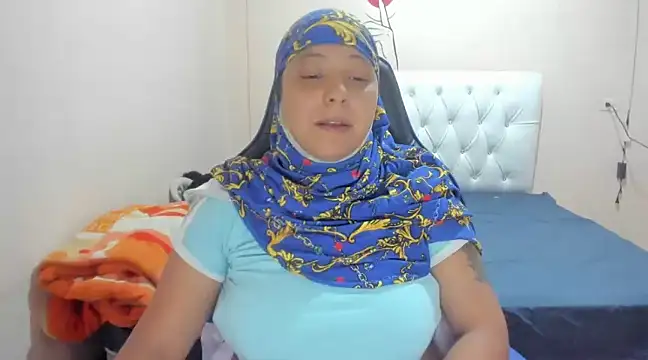 Leylafourniert online show from 02.10.25