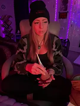 Snapshot of sage_love chatting on 12.28.24 sage love online show from 12.28.24