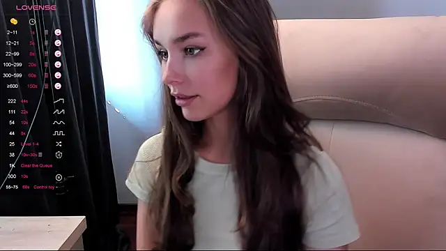 Snapshot of AliceOrlova chatting on 09.19.25 AliceOrlova online show from 09.19.25