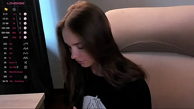 Snapshot of AliceOrlova chatting on 09.23.25 AliceOrlova online show from 09.23.25