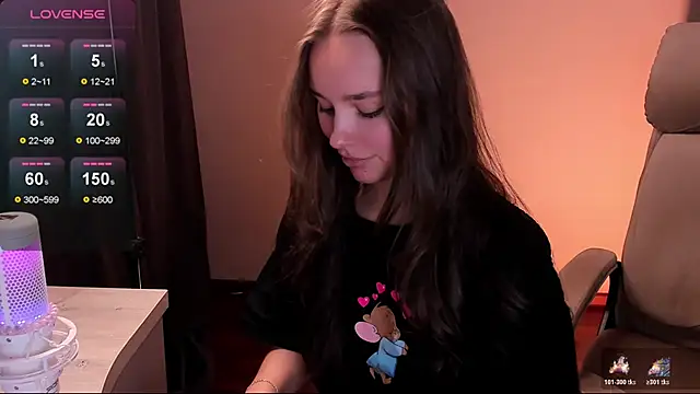 Snapshot of AliceOrlova chatting on 11.19.25 AliceOrlova online show from 11.19.25