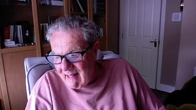 Snapshot of Oldpistolpete chatting on 05.14.26 Oldpistolpete online show from 05.14.26