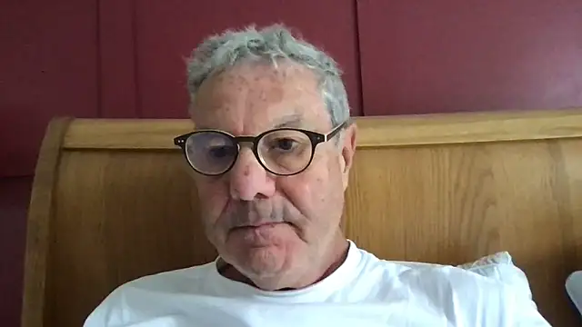 Snapshot of Oldpistolpete chatting on 06.19.26 Oldpistolpete online show from 06.19.26