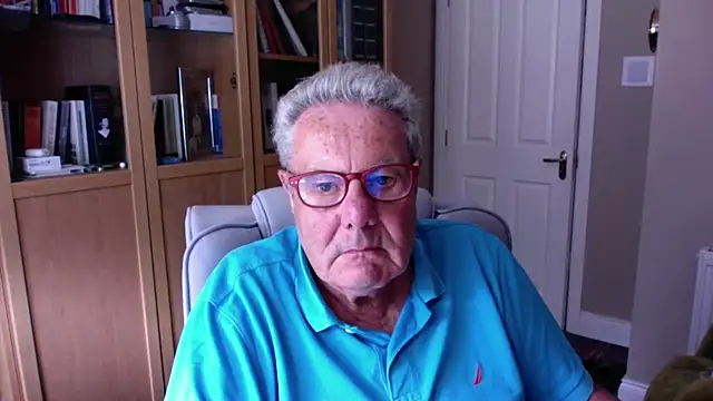Snapshot of Oldpistolpete chatting on 07.02.26 Oldpistolpete online show from 07.02.26