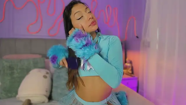 Snapshot of Sofly_s chatting on 10.17.25 Sofly s online show from 10.17.25