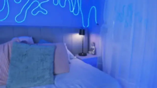 Snapshot of Sofly_s chatting on 11.14.25 Sofly s online show from 11.14.25