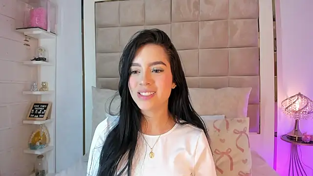 Victoria adaams online show from 01.28.25