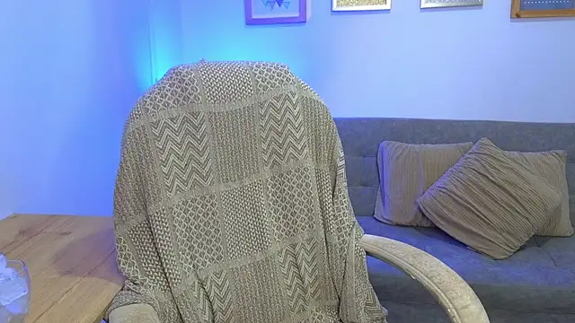 annylouis online show from 12.02.25