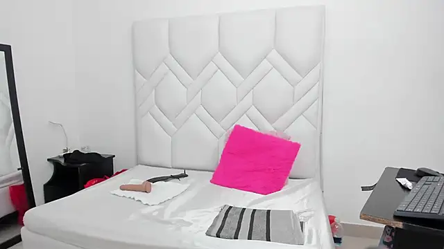 Mature Hard online show from 02.26.25