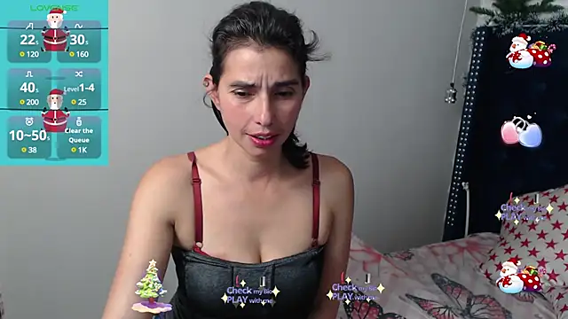 Snapshot of Eva-Williams chatting on 12.16.24 Eva-Williams online show from 12.16.24