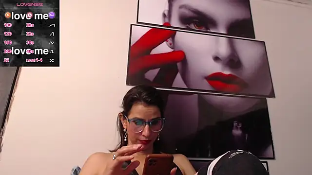 Snapshot of Eva-Williams chatting on 01.28.25 Eva-Williams online show from 01.28.25