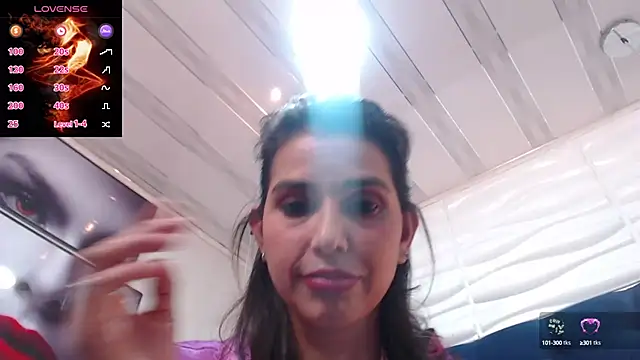 Snapshot of Eva-Williams chatting on 01.31.25 Eva-Williams online show from 01.31.25