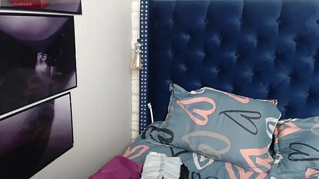 Snapshot of Eva-Williams chatting on 02.24.25 Eva-Williams online show from 02.24.25