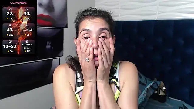 Snapshot of Eva-Williams chatting on 03.10.25 Eva-Williams online show from 03.10.25