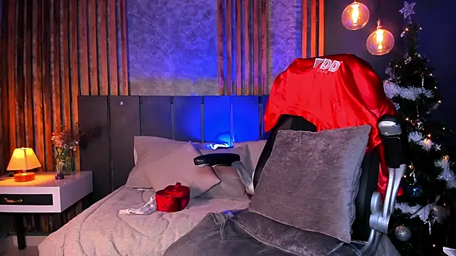 Snapshot of shanelhot chatting on 12.14.24 shanelhot online show from 12.14.24