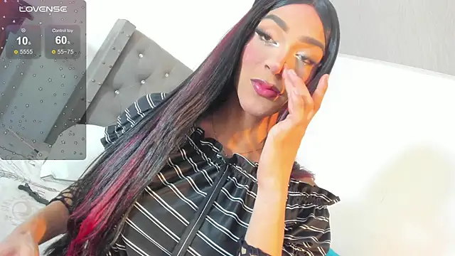 Snapshot of Daniela_Coks chatting on 03.05.25 Daniela Coks online show from 03.05.25